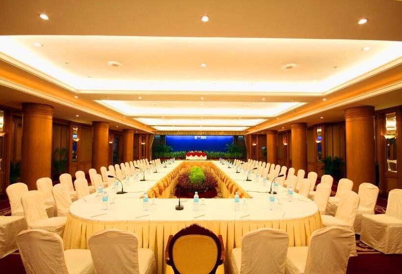 هتل Angkor Century Resort & Spa