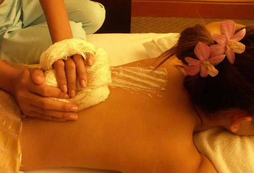 Отель Angkor Century Resort & Spa