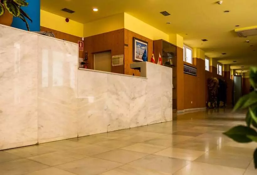 Отель Bezana Lago