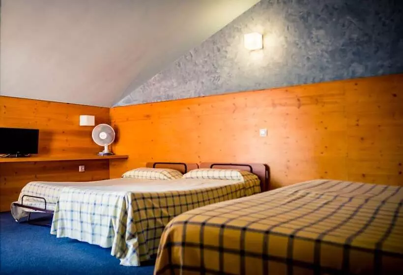 Отель Bezana Lago