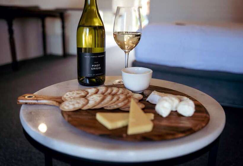 Hotel Hunter Valley Resort, Hunter Farm Adventure Centre & 4 Pines At The Farm