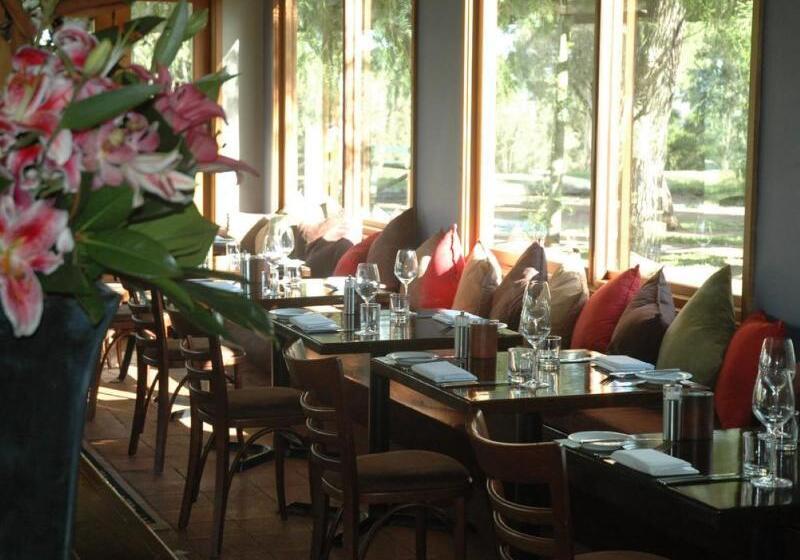 Hotel Hunter Valley Resort, Hunter Farm Adventure Centre & 4 Pines At The Farm