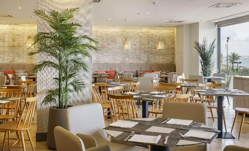 هتل Ilunion Fuengirola