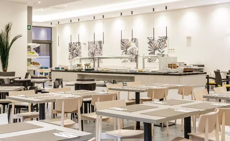 ホテル Ilunion Sancti Petri