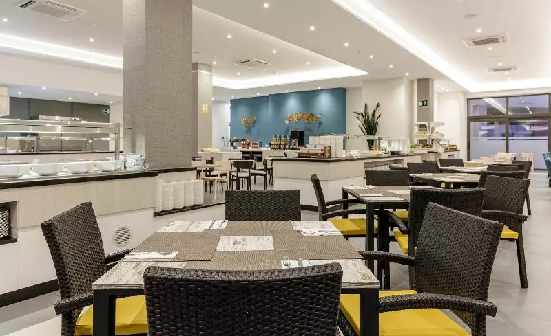 ホテル Ilunion Sancti Petri