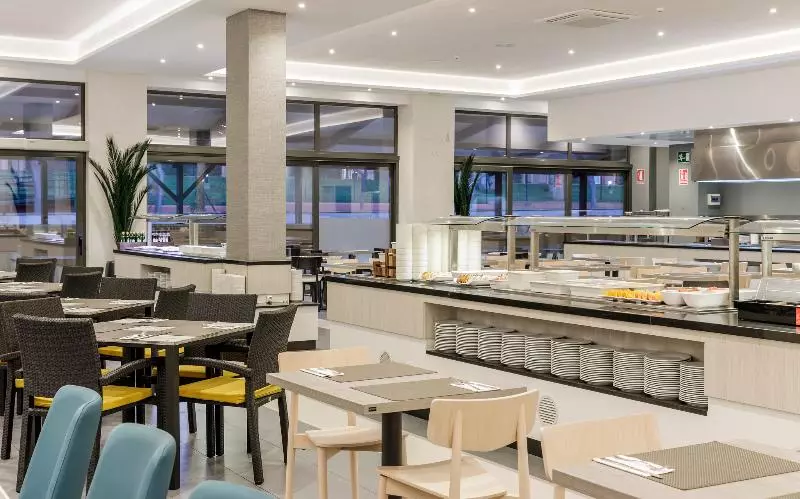 ホテル Ilunion Sancti Petri