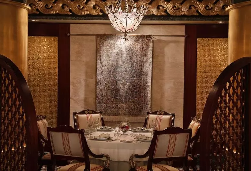 Отель Jeddah Hilton