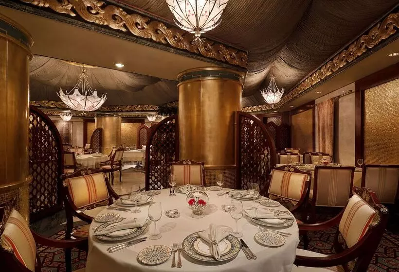 Отель Jeddah Hilton