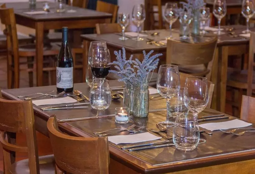 בית מלון כפרי Koi Aiken