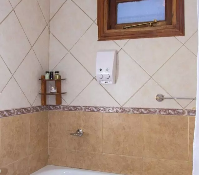 בית מלון כפרי Koi Aiken