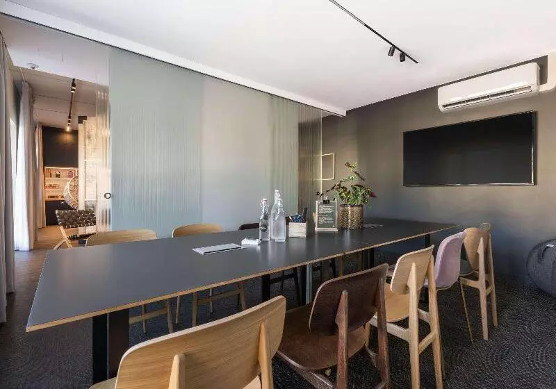 Oru Hub Hotel Tallinn Handwritten Collection