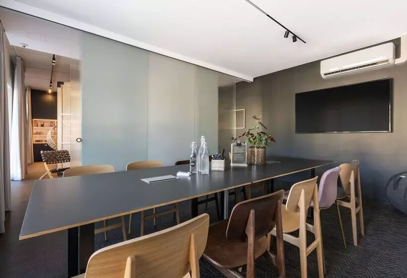 Oru Hub Hotel Tallinn Handwritten Collection