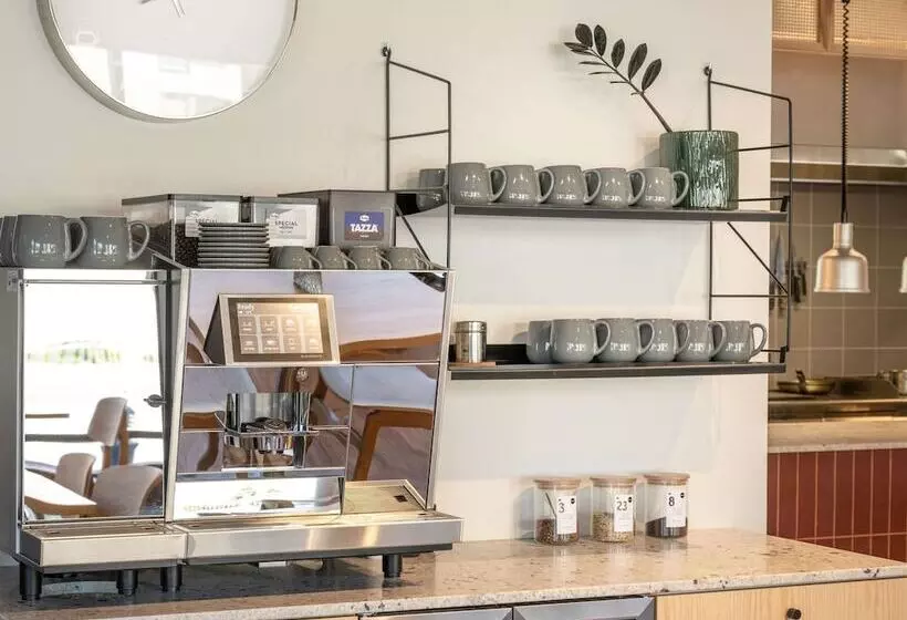 Oru Hub Hotel Tallinn Handwritten Collection