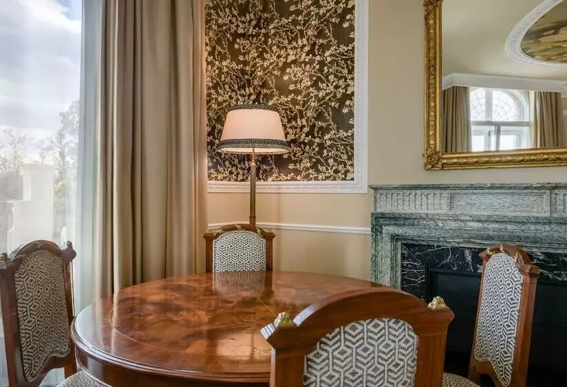 هتل Palacio Del Retiro, Autograph Collection