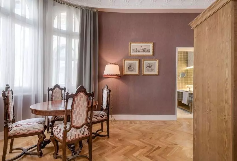هتل Palacio Del Retiro, Autograph Collection