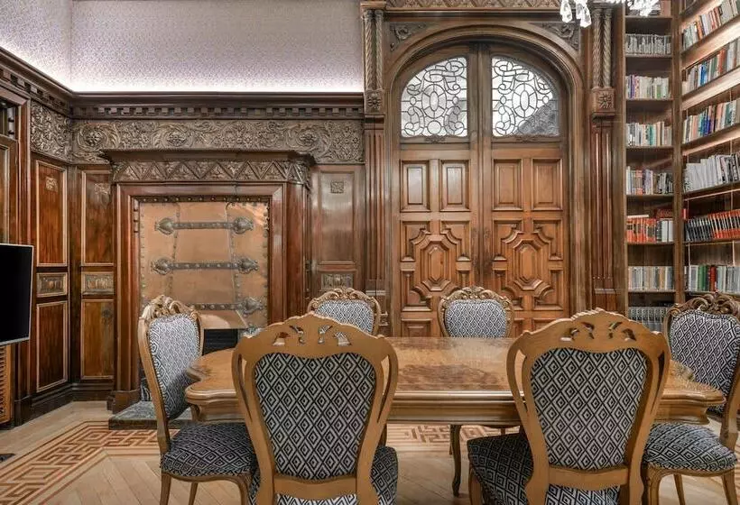 هتل Palacio Del Retiro, Autograph Collection