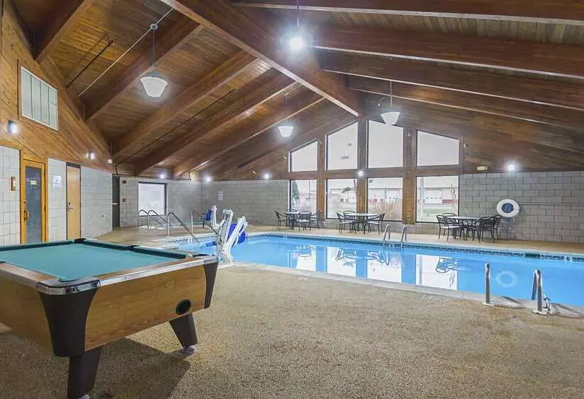 Отель Quality Inn & Suites Harrington Milford