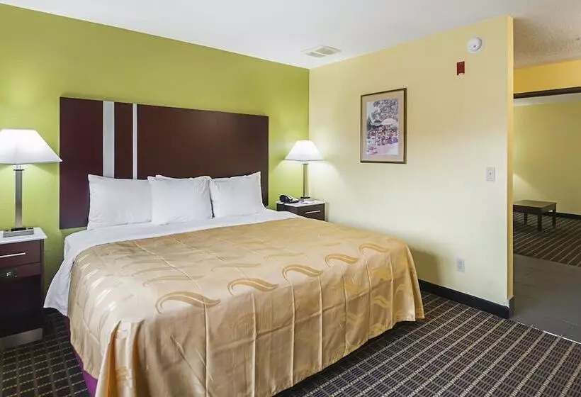 Отель Quality Inn & Suites Harrington Milford