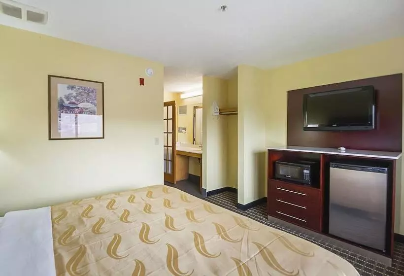 Отель Quality Inn & Suites Harrington Milford