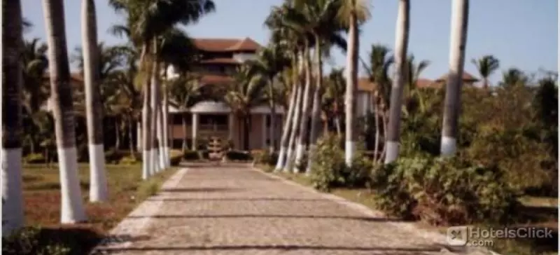 استراحتگاه Hotel Reina Cumayasa Beach & Suites