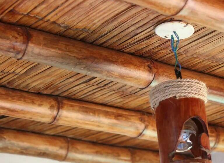 הוסטל Hostal Puerto Engabao El Surf Shelter