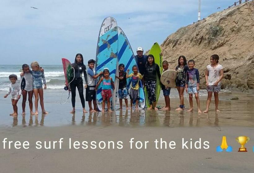 הוסטל Hostal Puerto Engabao El Surf Shelter