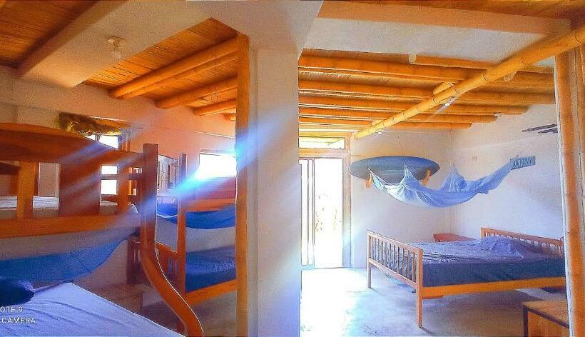 הוסטל Hostal Puerto Engabao El Surf Shelter
