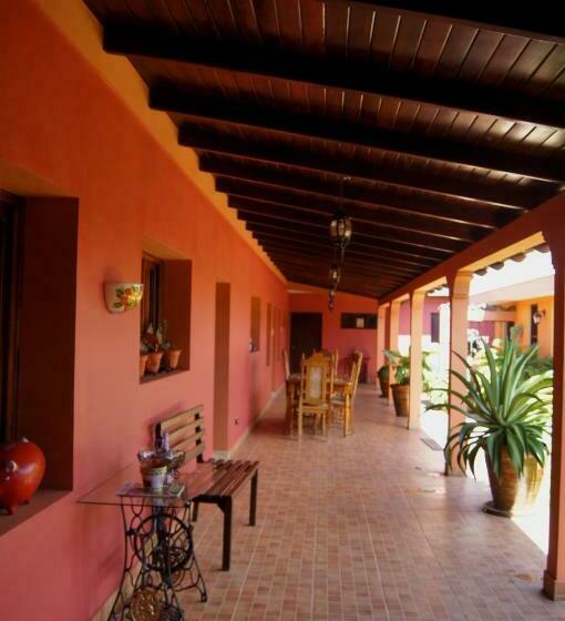 הוסטל La Residencia Inn