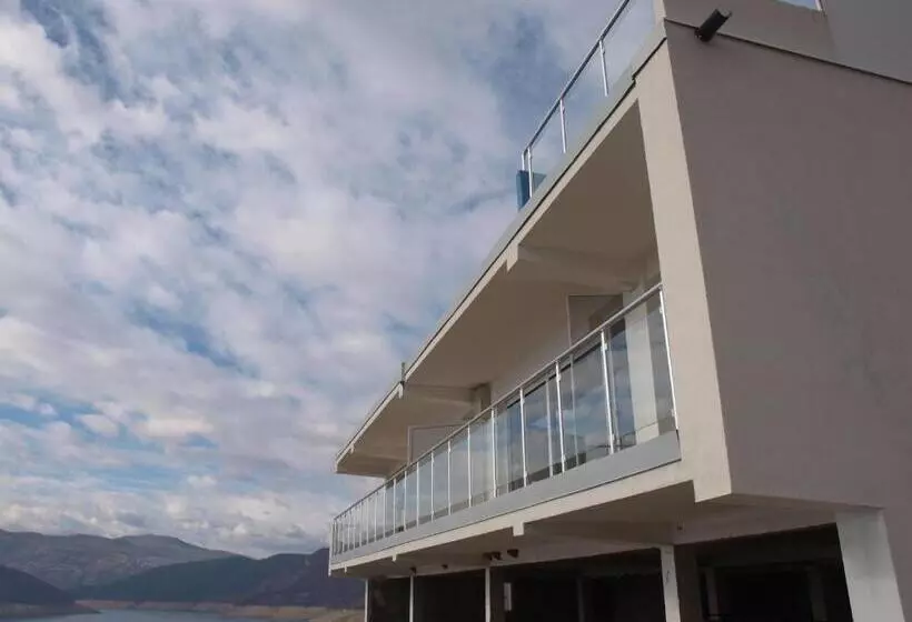 Aamiaismajoitus (B&B) Lakeview Estate Apart