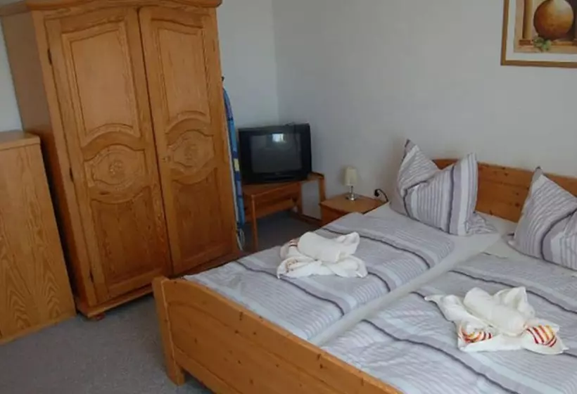 Hotelli Gasthof & Pension Zum Fässchen