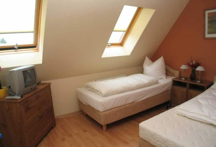 Отель Gasthof & Pension Zum Fässchen