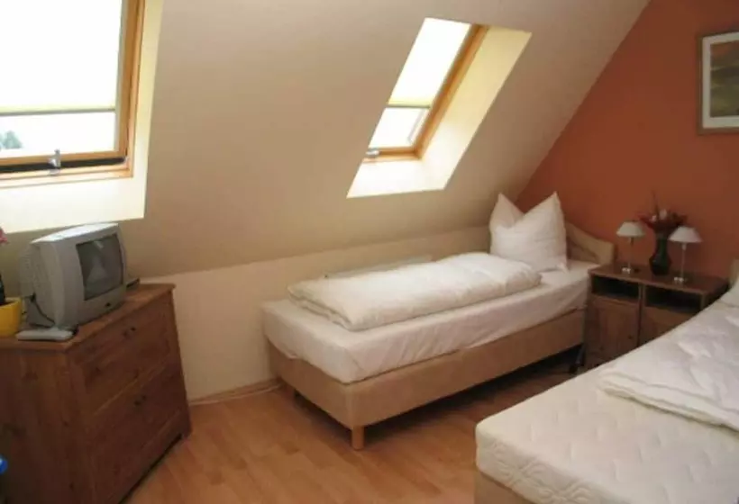 Hotelli Gasthof & Pension Zum Fässchen