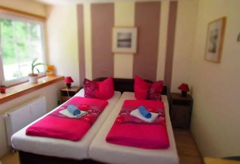 Hotelli Gasthof & Pension Zum Fässchen