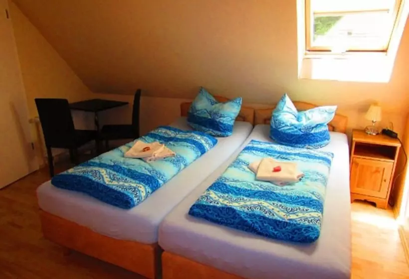 Hotelli Gasthof & Pension Zum Fässchen