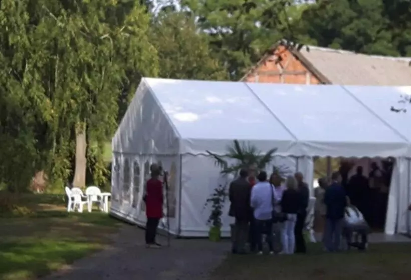 Hotelli Gasthof & Pension Zum Fässchen