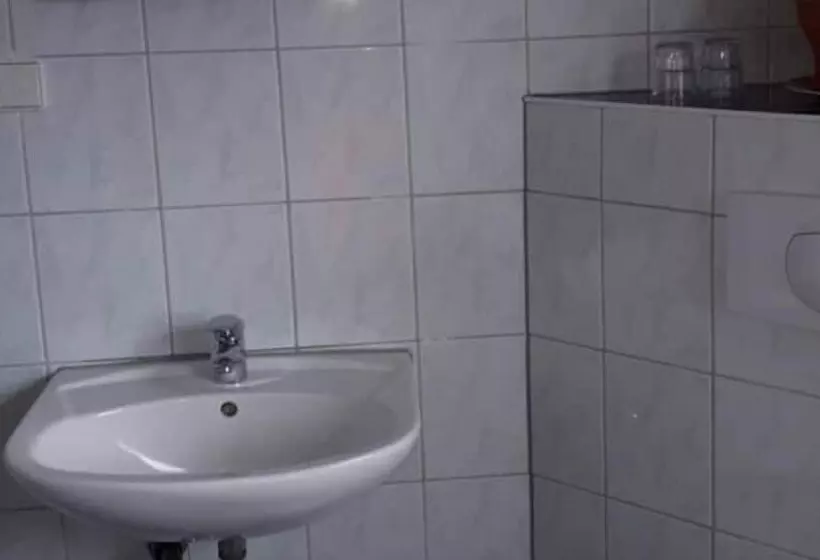 Hotelli Gasthof & Pension Zum Fässchen