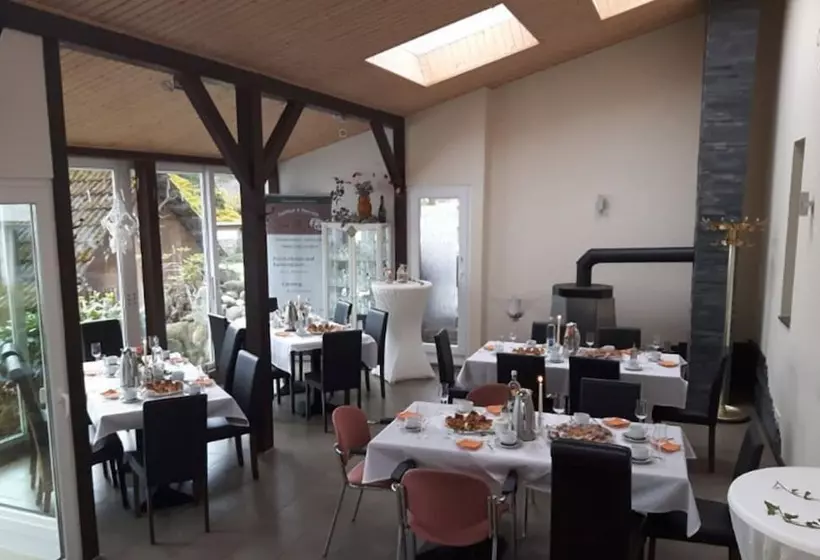 Hotelli Gasthof & Pension Zum Fässchen