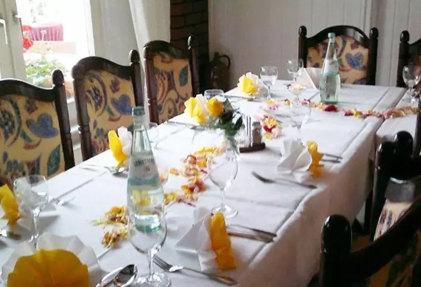 Hotelli Gasthof & Pension Zum Fässchen