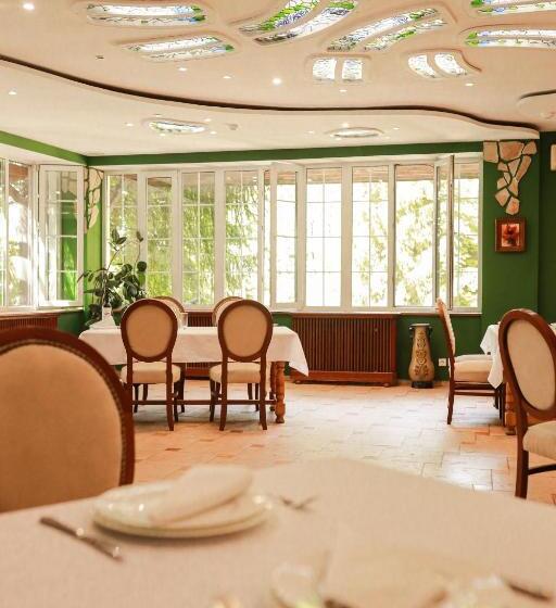 Hotel Orlinoye Gnezdo