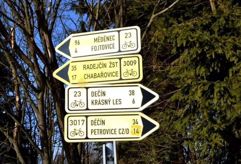 ホテル & Restaurant Adolfovský Dvůr