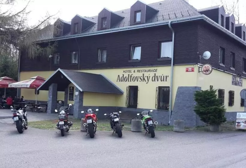 ホテル & Restaurant Adolfovský Dvůr