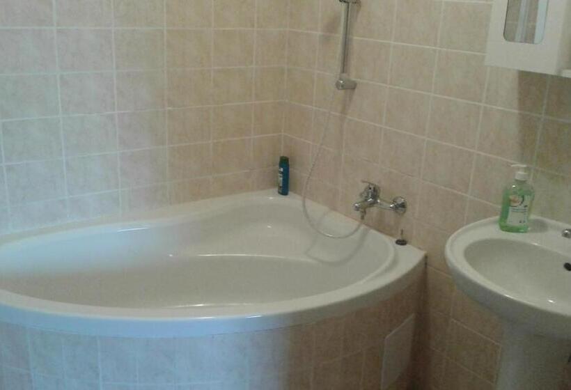 호텔 & Restaurant Adolfovský Dvůr