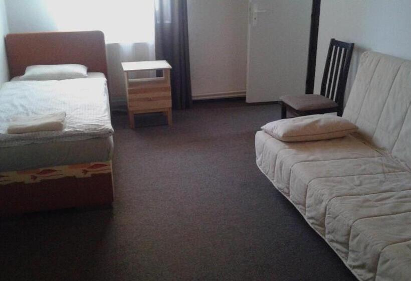 호텔 & Restaurant Adolfovský Dvůr