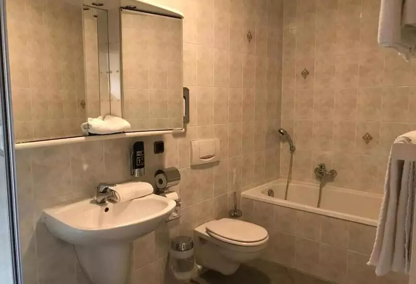 Hotelli & Restaurant Zur Linde