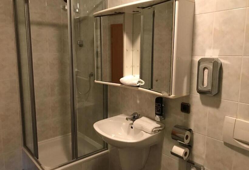 فندق & Restaurant Zur Linde