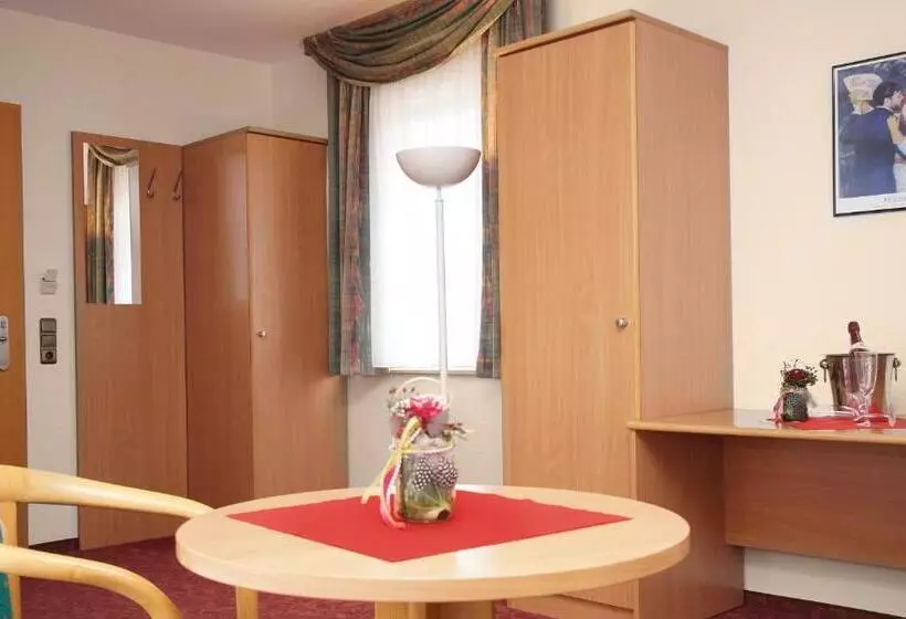 Hotelli & Restaurant Zur Linde