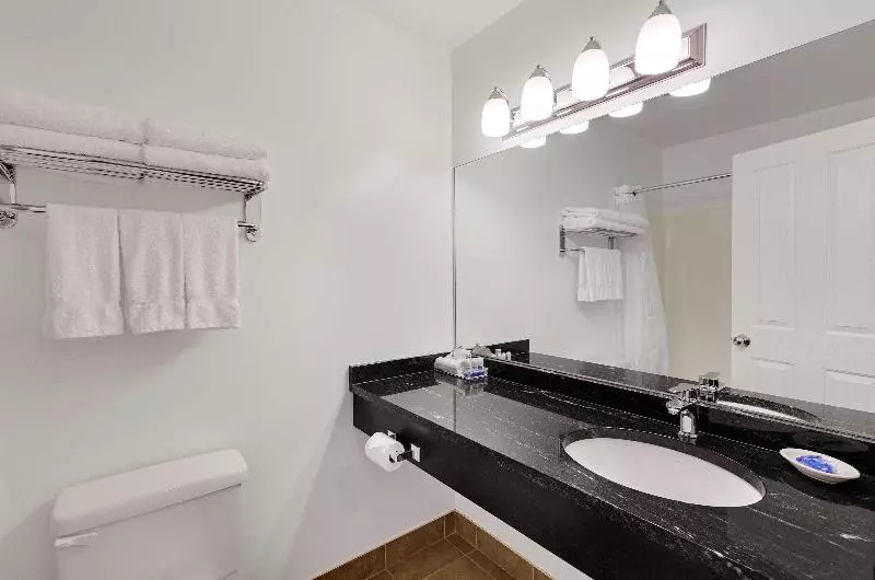 Kootenay Lakeview Resort Bw Signature Collection