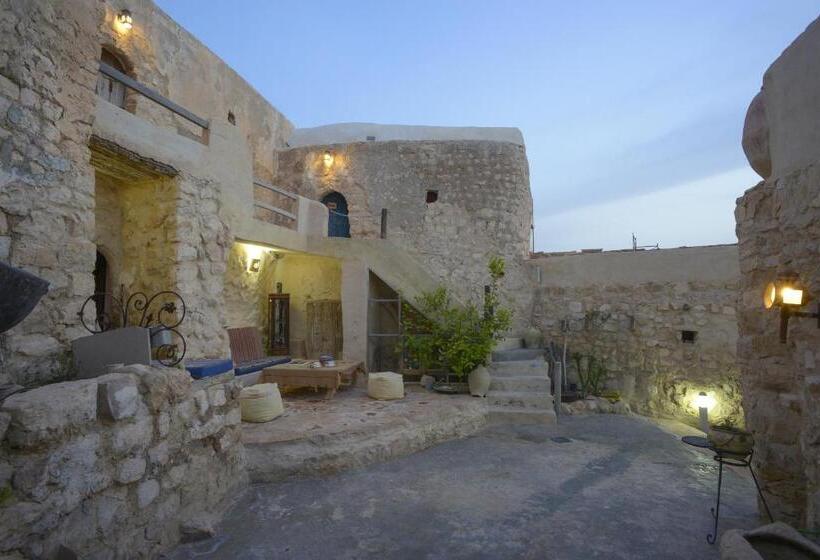 פנסיון Auberge De Tamezret