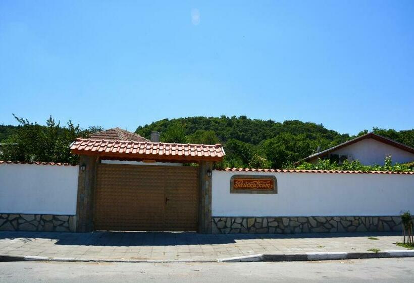 Пансион Guest House Raiski Kаt