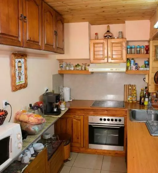 Majatalo Guest House Raiski Kаt